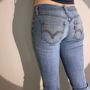 LEVi’S JEANS